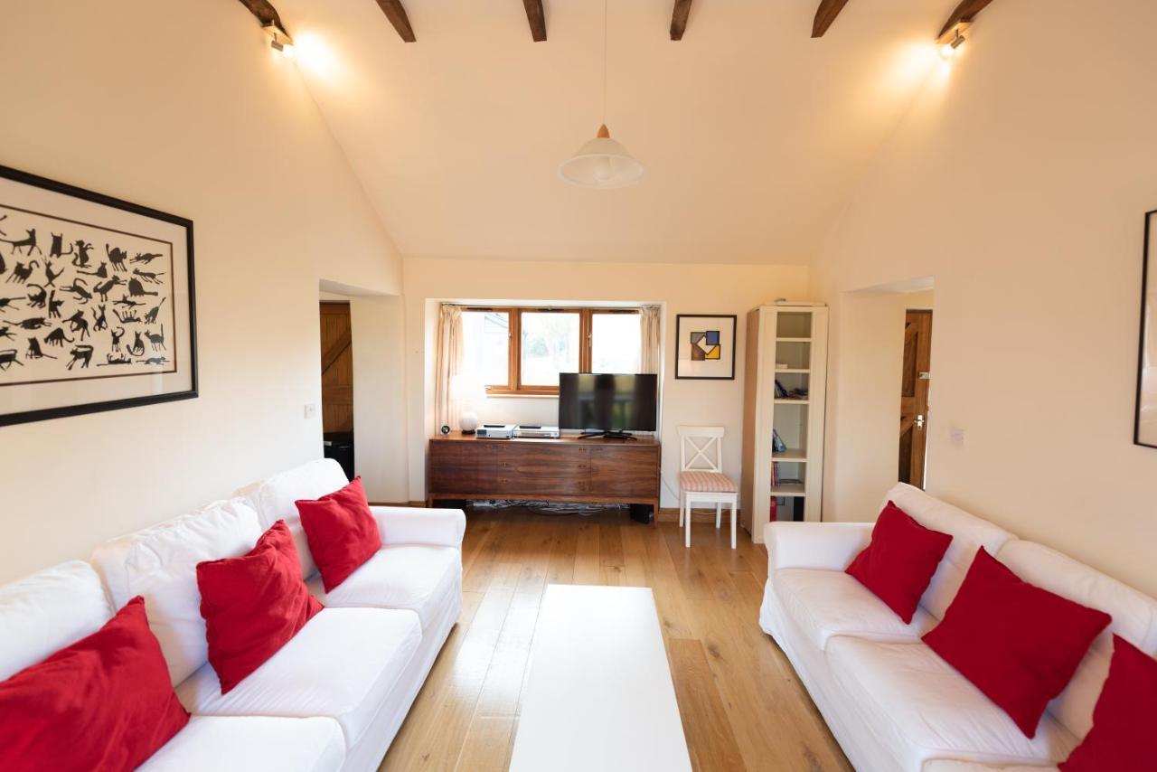 Whitley Coach House Villa Exterior photo
