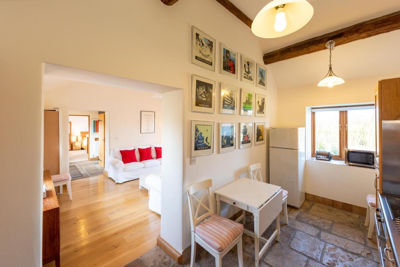 Whitley Coach House Villa Exterior photo