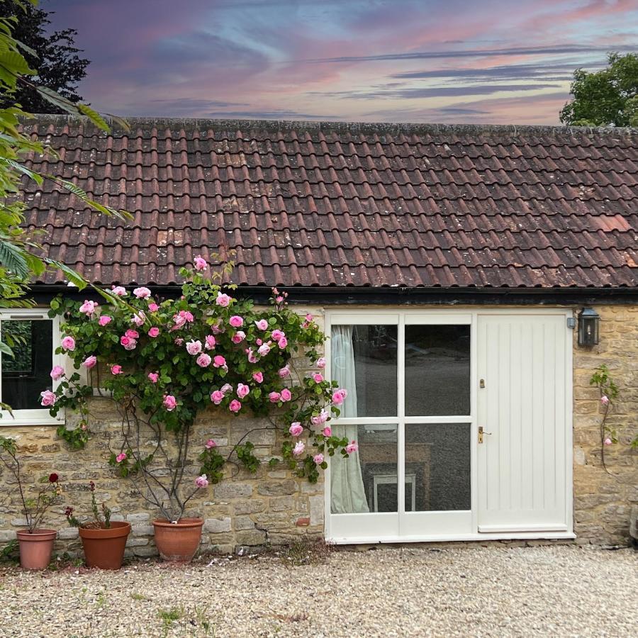 Whitley Coach House Villa Exterior photo