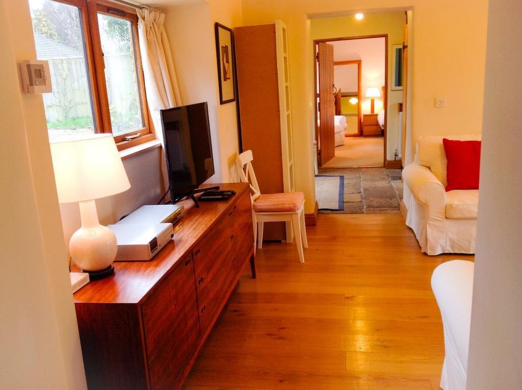 Whitley Coach House Villa Room photo