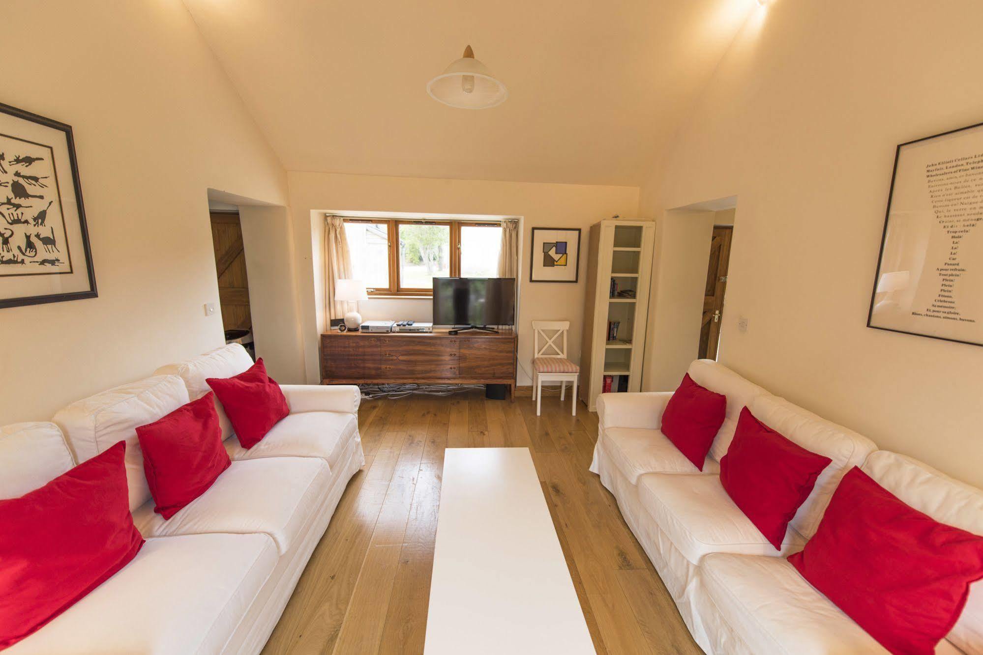 Whitley Coach House Villa Exterior photo
